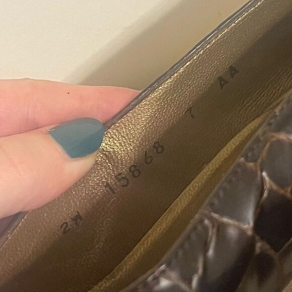 Stuart Weitzman Embossed Heels - Picture 12 of 12